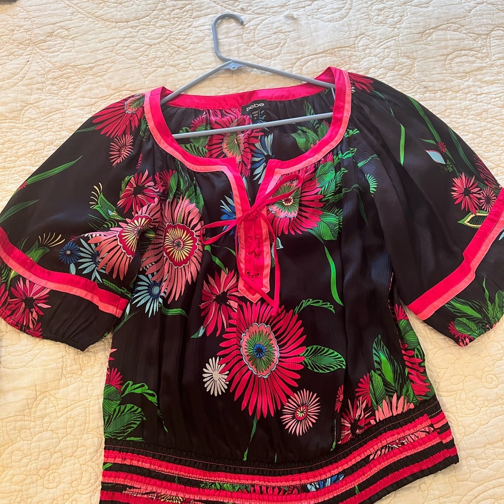 Bebe floral blouse